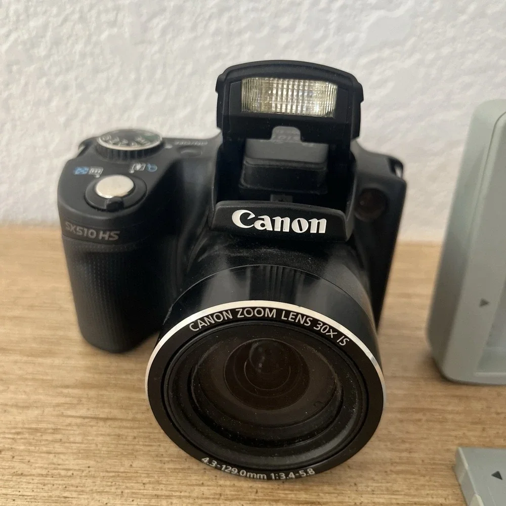 Canon Powershot SX510 HS 12.1 Mp Wi-Fi Digital Camera - Working - With Charger